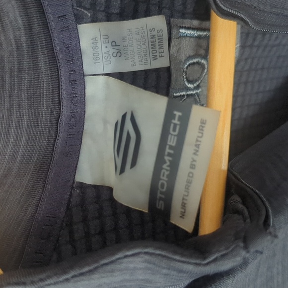 Stormtech Outdoor Charcoal Quarter-Zip Pullover Base Thermal - Size Small NWT - Picture 4 of 9